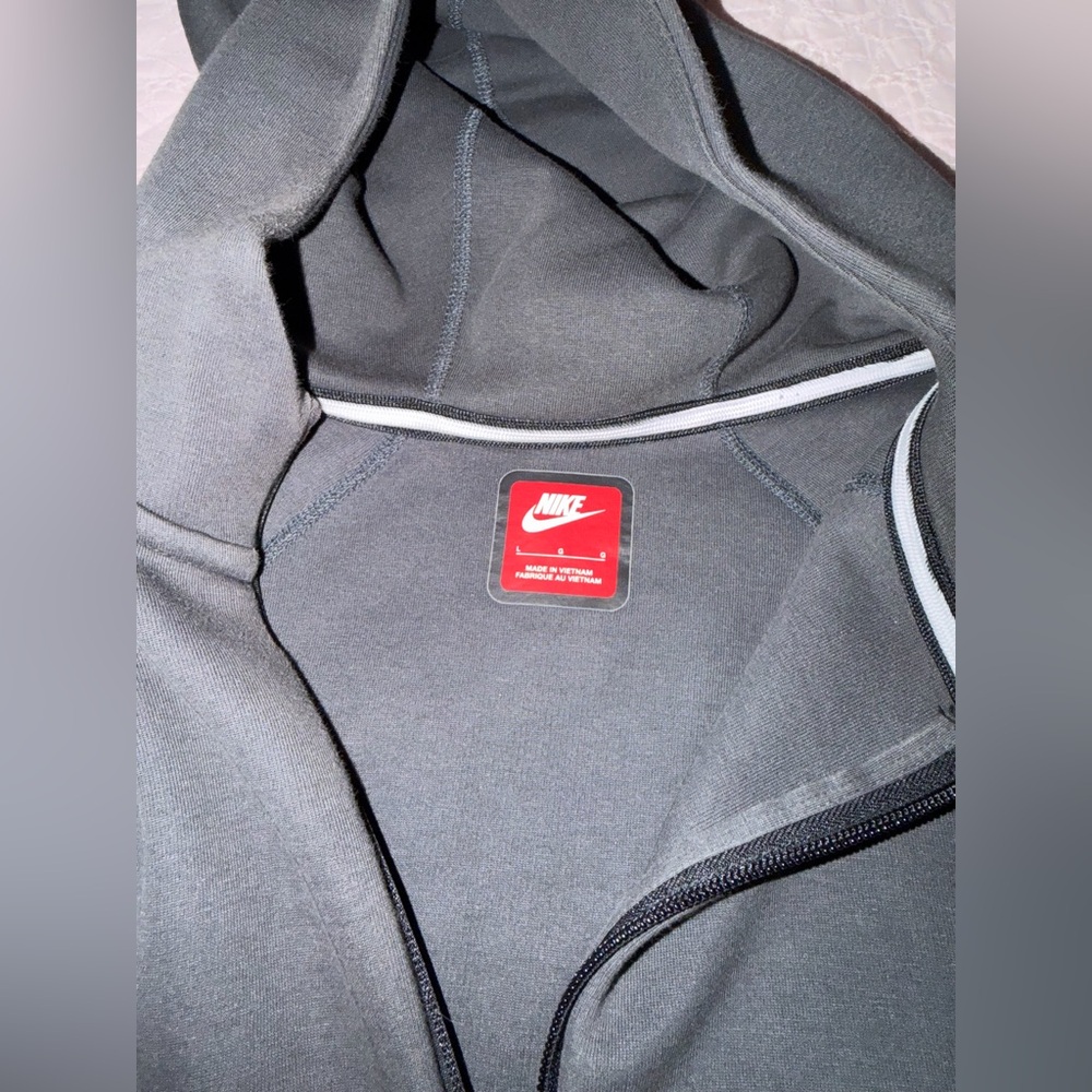 Nike Tech😎Jacket - Picture 4 of 4